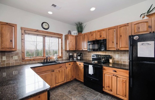 Boyne Falls House | Mountain Creekside: Hot Tub: Golf