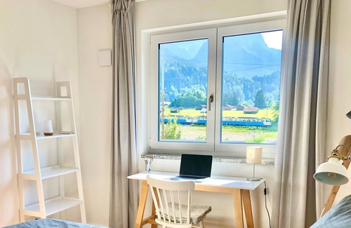Garmisch-Partenkirchen Apartment | Mountain atmosphere apartment - with fantastic panoramic mountain views