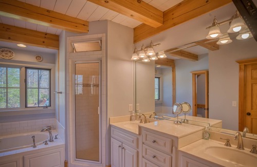Mill Spring Cabin | Mountain Dream Luxury Cottage with Fireplace