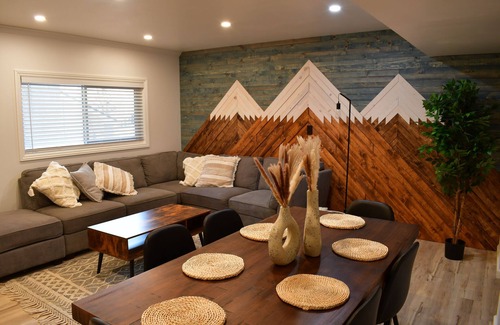 South Lake Tahoe Apartment | Mountain Getaway! Close to Popular Beaches and Heavenly Ski Resort.
