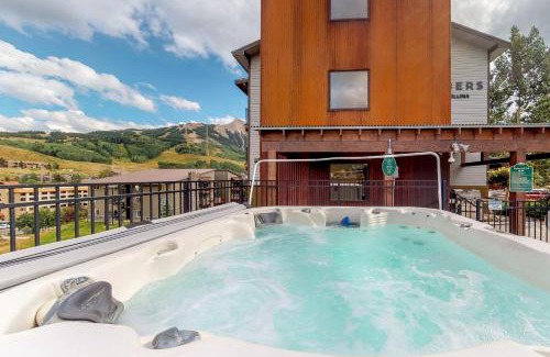 Crested Butte Apartment | Mountain Getaway