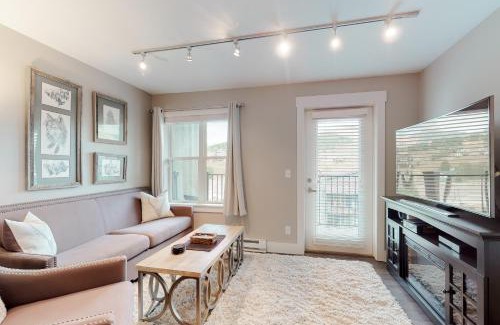 Crested Butte Apartment | Mountain Getaway