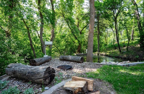 Woodland Estates Apartment | Mountain Haus 2Bdr Apt w Mtn Views Patio Space