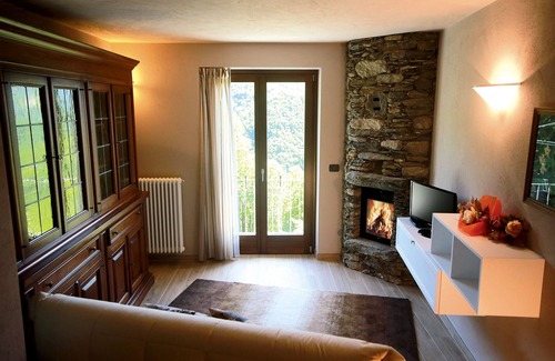 Roburent Ski Chalet | Mountain holidays - Mongioie chalets with panoramic views.