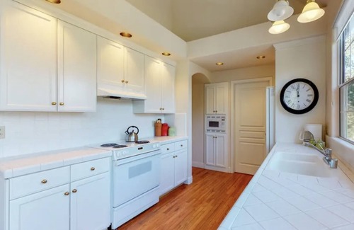 Groveland House | Mountain Home, 30 mins from Yosemite, near lake & golf course.