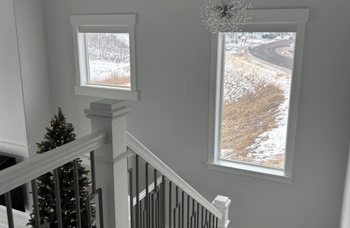 Draper House | Mountain Home l Spa & Stream behind house l Hike, Mountain Bike & Ski mins away