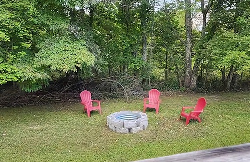 Pikeville House | Mountain Home, PET FRIENDLY! Anderson Farms@Fall Creek Falls State Park