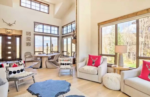 Silverthorne Cabin | Mountain home w/hiking access in tranquil Silverthorne with WiFi.
