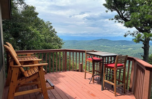 Zirconia Cabin | Mountain House Spectacular Views near Asheville. No Helene Damage