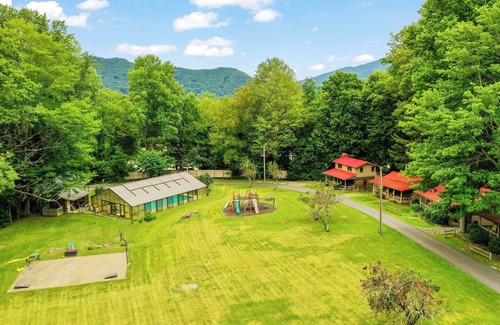 Valley Creek Run Cabin | MOUNTAIN JOY COTTAGES #7 - FOX