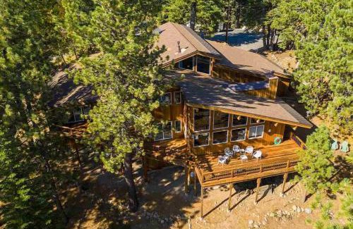 Truckee House | Mountain & Lake-View Delight