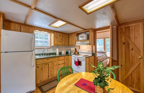 Maggie Valley House | Mountain Laurel, Yurt Village (#73) Big Blue Yurt