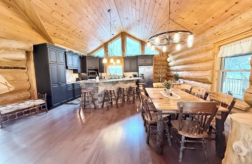 Mattawana Cabin | Mountain lodge in central PA, with Wi-Fi, a heated pool and hot tub.