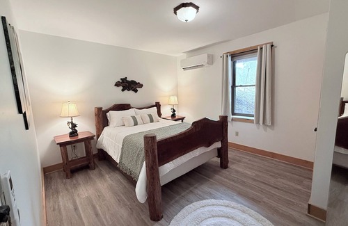 Mattawana Cabin | Mountain lodge in central PA, with Wi-Fi, a heated pool and hot tub.