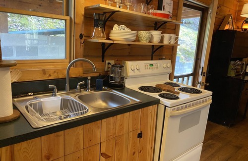Jamestown Cabin | Mountain Log Cabin on Dale Hollow Lake/Obey River