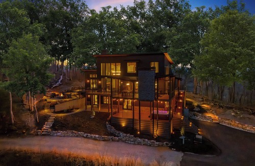 Blue Ridge House | Mountain Luxe Escape Hot Tub Arcade Gym Wi-Fi