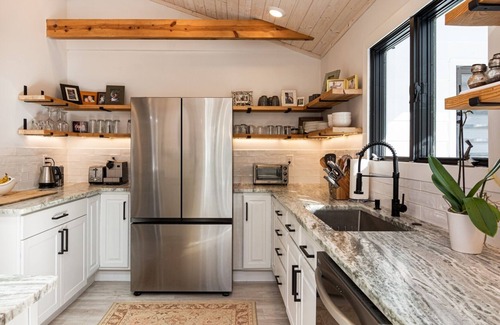 Hendersonville House | Mountain Majesty in Hendersonville
