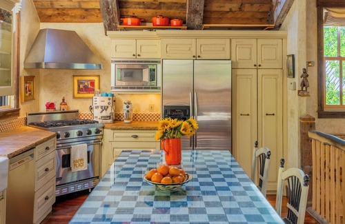 Crested Butte House | MOUNTAIN MASTERPIECE. In town. Hot tub on creek. Featured in magazines/HGTV.