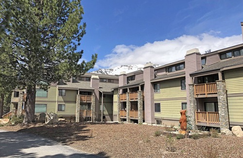 Mammoth Lakes Condo | Mountain-Modern, Newly Rennovated, Plush, Dog Friendly, by Eagle Lodge and Golf!