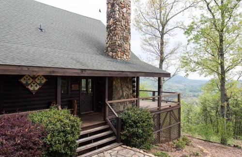Vein Mountain Cabin | Mountain Moments by Carolina Properties - Pet Friendly, Great Views, Private!