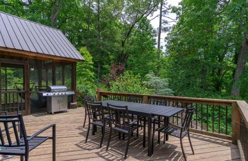 Weaverville House | Mountain Over Main Street 5 Min. to Downtown Weaverville, Fire Pit & Views!