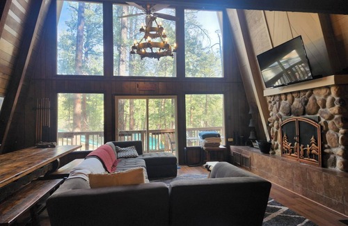 Ruidoso Ski Chalet | Mountain Retreat ~ Hot Tub ~ Pool Table ~ 5 bed/4bath - 17 pple!