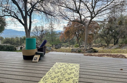 Mariposa House | Mountain retreat - stargazing, sunsets, hot tub, pool table, Yosemite, Bass Lake