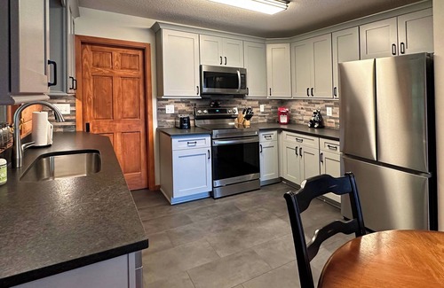 Sylva Cabin | Mountain Ridge- Peaceful Cabin Close to WCU & River Access w/Great Views!