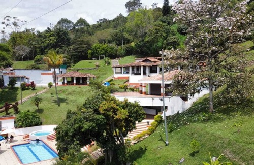 Copacabana House | Mountain Side Copacabana Finca Sleeps 35