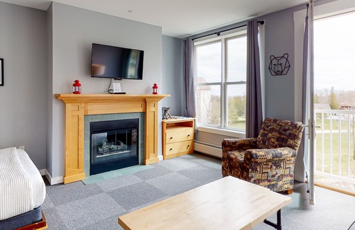 Stratton Mountain Apartment | Mountain-side studio with pool, hot tub, sauna, elevator & fireplace