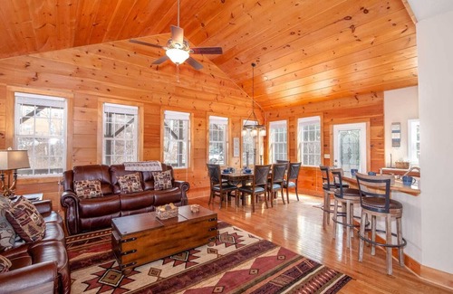 Boone Cabin | Mountain-Style Cabin Just Above Boone