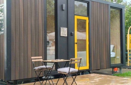 Fuxing District Cabin | Mountain Sunshine Village 1 by Tiny Away (Rgyax Wagi 山曦小屋 1)