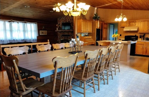 Huntingdon House | Mountain Top Getaway, Panoramic View!