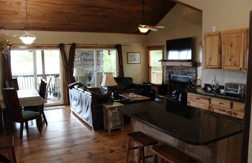 Cullowhee House | Mountain Top luxury cabin Cashiers Smokey Mountains NC USA