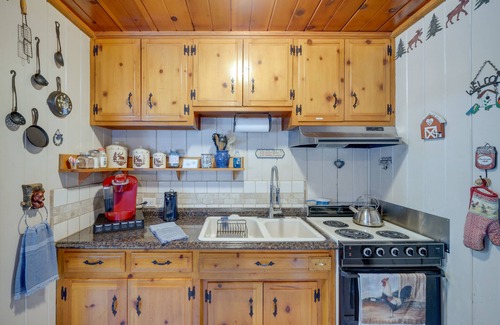 Ponderosa Cabin | Mountain Top's Ponderosa Getaway Near Dome Rock!