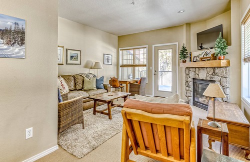 Government Camp House | Mountain townhome with pool, sauna, private balcony, fireplace, & W/D