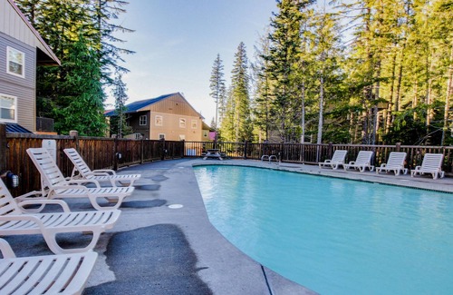 Government Camp House | Mountain townhome with pool, sauna, private balcony, fireplace, & W/D