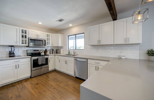 Midway House | Mountain Trio : !VIEWS! Heated Pool & Spacious!