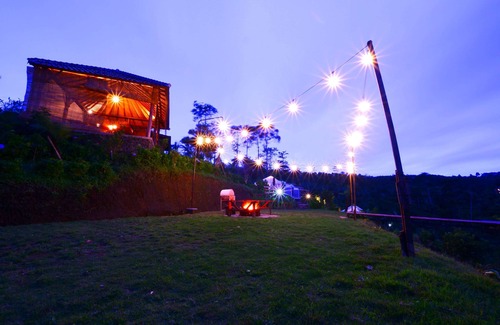 Gobleg Cabin | Mountain View! 1BR Tent in Buleleng
