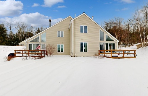 Thornton Condo | Mountain view, 2-story condo with heated pools, hot tubs, gym & game room