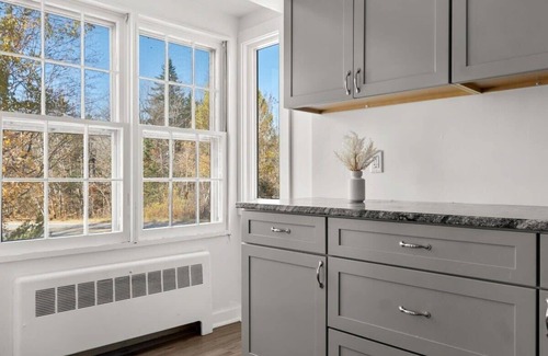 West Dover House | Mountain View 8-BR Lodge 2-Min to Mount Snow