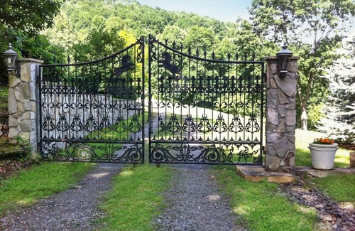 Waynesville House | Mountain View And Creek House On 5 Beautiful Private Acres