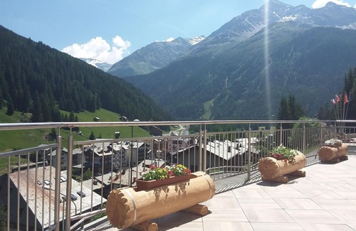 Santa Caterina Valfurva Ski Chalet | Mountain View Apartment