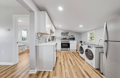 Riverton House | Mountain View Bungalow in Front Royal