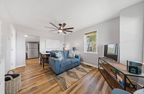 Riverton House | Mountain View Bungalow in Front Royal