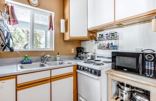 Government Camp House | Mountain-view chalet with charming decor - near hiking, lakes, & ski resorts