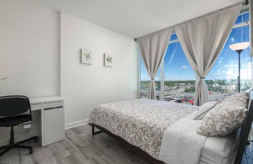 Brentwood Apartment | Mountain view Condo beside UofC, CTrain, Mall, Gym