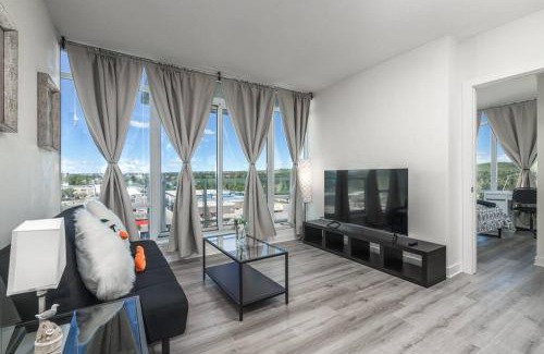Brentwood Apartment | Mountain view Condo beside UofC, CTrain, Mall, Gym
