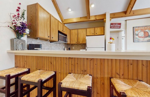 West Dover Condo | Mountain view condo w/fireplace, shared hot tub, pool, sauna, tennis & shuttle
