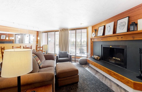 Lakeside Village Condo | Mountain-view condo with fireplace, pool & hot tub access - close to sledding